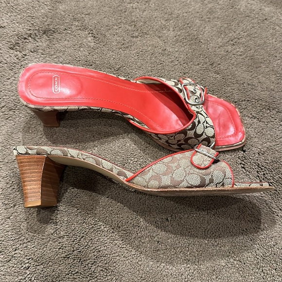 Authentic Coach sandals size 9 - Picture 2 of 5
